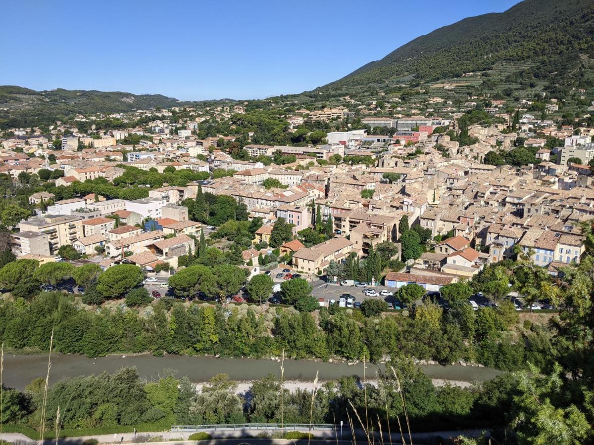 Maisonnette Dans Domaine Avec Piscine A Nyons, Pays Des Olives Dış mekan fotoğraf